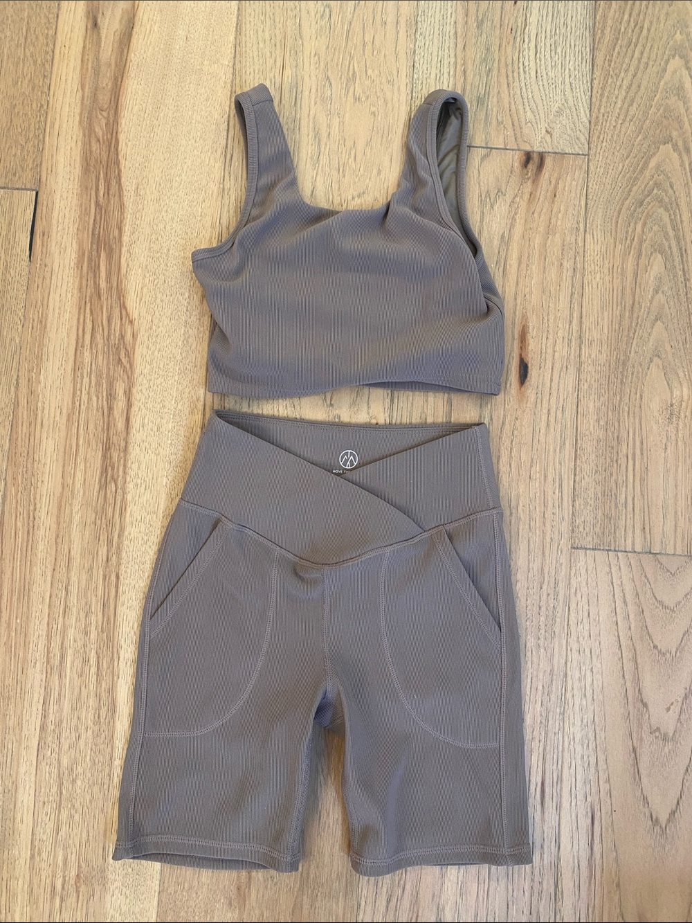 Seamless Taupe High-Waist Capris with Cross-Over Waistband
